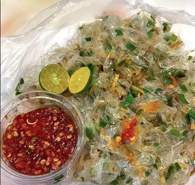 Hình ảnh Bánh tráng mỡ hành chấm ớt rim