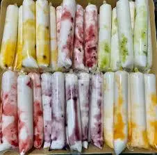 Hình ảnh Sữa chua túi mix trái cây bốn mùa