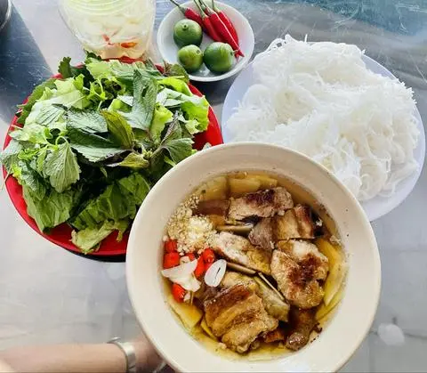 Hình ảnh Bún chả lẫn