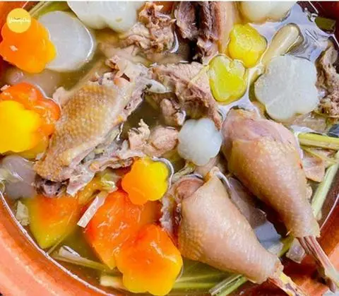 Hình ảnh Lẩu gà nòi hầm xả