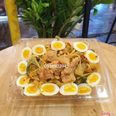Hình ảnh Bánh tráng trộn trứng cút hồng đào
