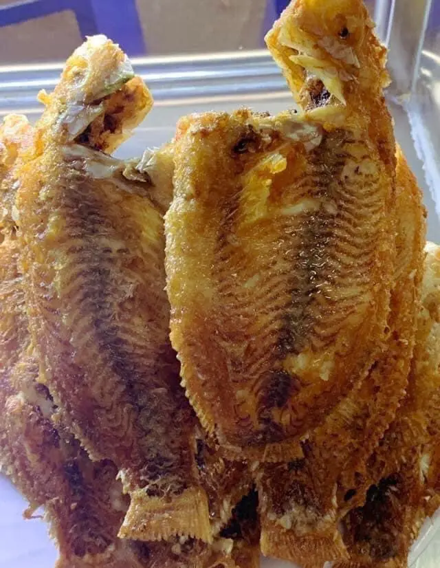Hình ảnh Cơm cá diêu hồng chiên tươi