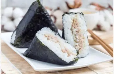 Hình ảnh Cơm nắm gà chiên