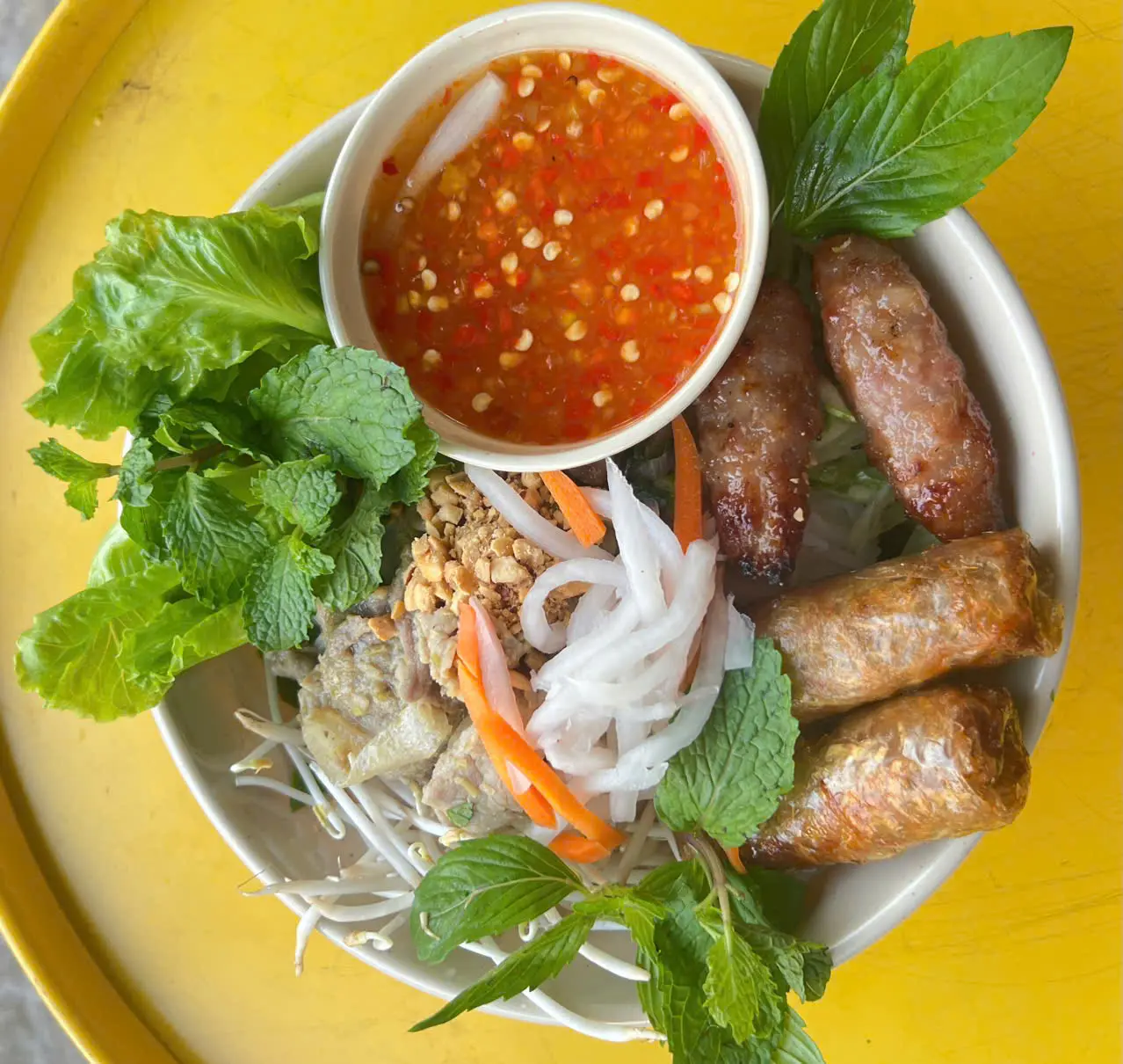 Hình ảnh Bún thịt nướng chả giò