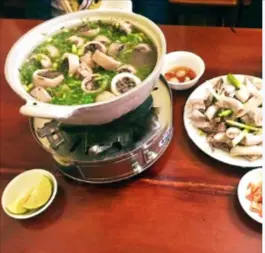 Hình ảnh Lẩu lòng dưa - cải nấm rơm