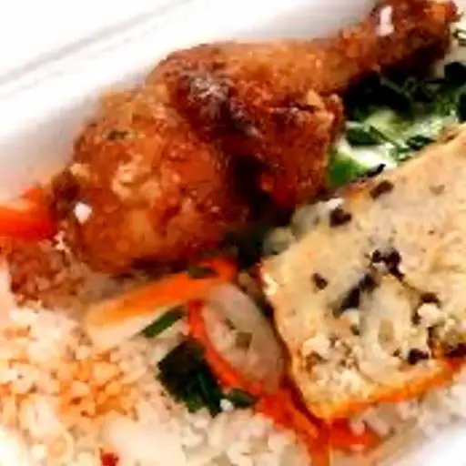 Hình ảnh Cơm gà bì chả