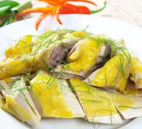 Hình ảnh Nửa con gà chặt lá chanh