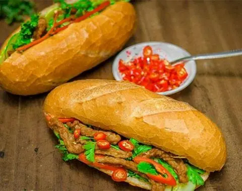 Hình ảnh Bánh mì chả cá
