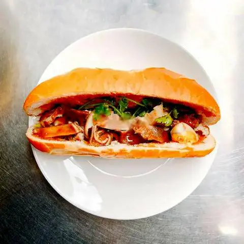 Hình ảnh Bánh mì phá lấu đặc biệt