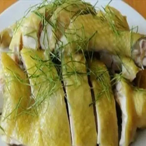Hình ảnh Gà chặt lá chanh - 1/2 nguyên con