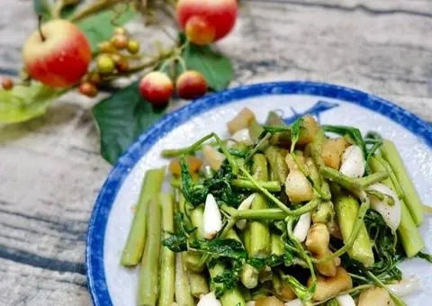Hình ảnh Rau nhút xào tỏi