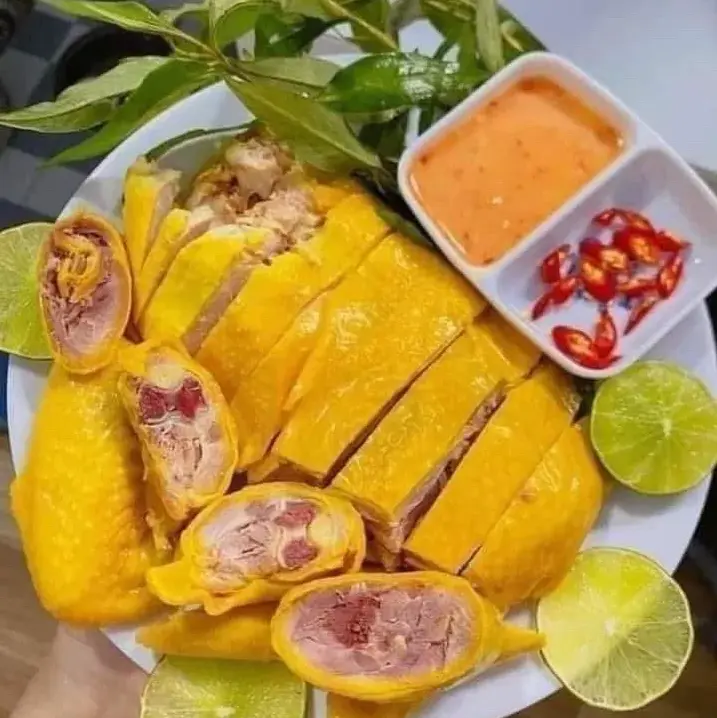 Hình ảnh Gà ủ muối hoa tiêu nguyên con - không đầu tặng kèm coca