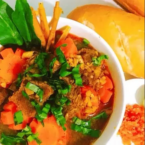 Hình ảnh Bánh mì bò kho đặc biệt