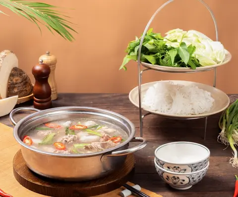 Hình ảnh Lẩu vịt om khoai môn to