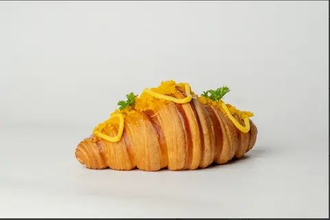 Hình ảnh Croissant trứng muối