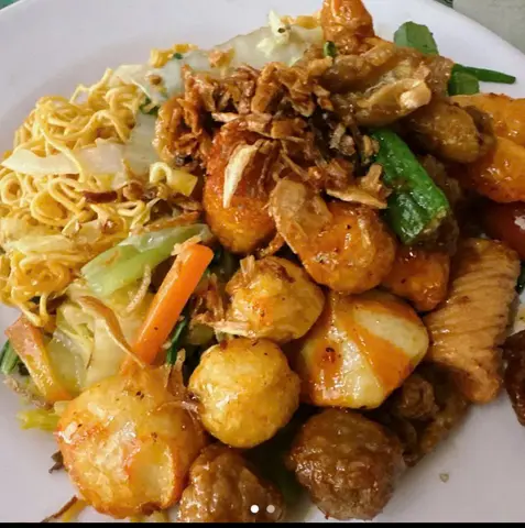 Hình ảnh Mì xào cá viên mắm tỏi