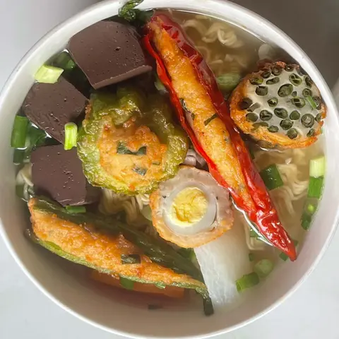 Hình ảnh Mì nước khổ qua ớt