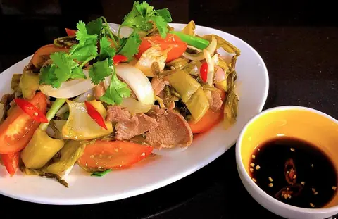 Hình ảnh Bắp bò xào cải chua