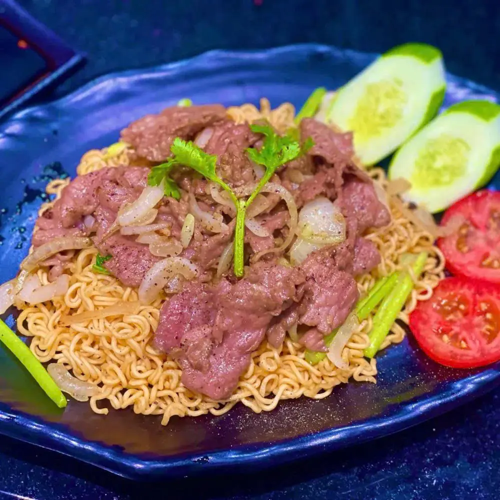 Hình ảnh Mì xào bò - canh rong biển