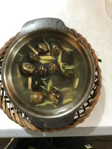 Hình ảnh Ốc bươu hấp sả