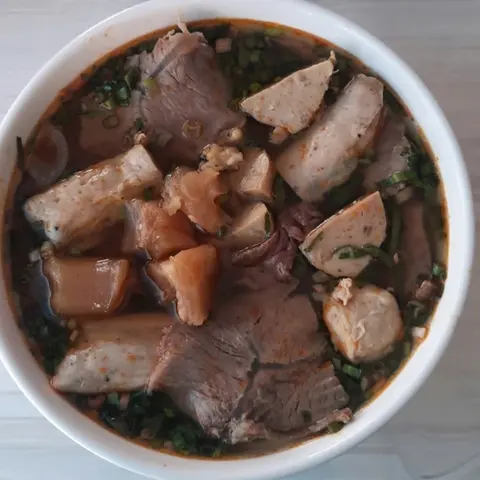 Hình ảnh Bún bò đặc biệt