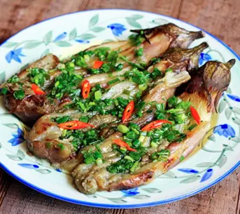 Hình ảnh Cơm trứng luộc cà tím nướng