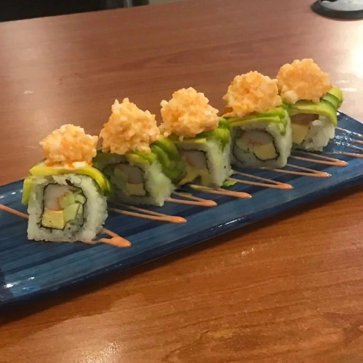 Hình ảnh EBI TOBIKO ROLL (Cơm Cuộn Tôm Trộn Trứng Cá)