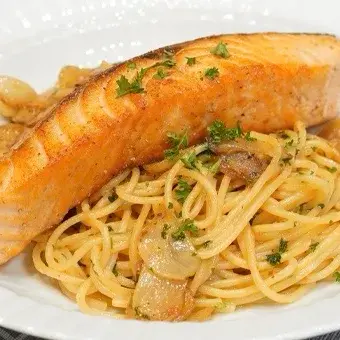Hình ảnh Mì Ý cá hồi sốt kem