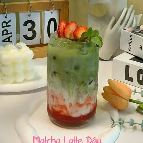 Hình ảnh Matcha latte dâu