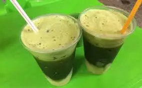 Hình ảnh Rau má đậu ly khổng lồ