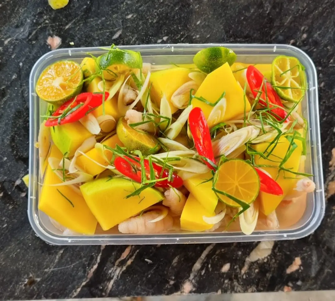 Hình ảnh Chân gà sốt thái