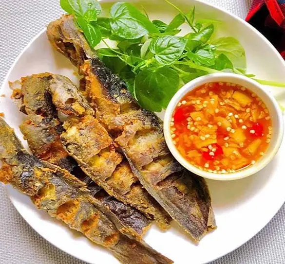 Hình ảnh Cơm cá trê chiên mắm gừng