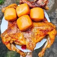 Hình ảnh Combo 1 gà nướng sa tế - 5 bánh bao chiên đồ rau đầy đủ