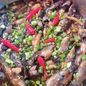 Hình ảnh Cơm cá chốt trứng kho tiêu