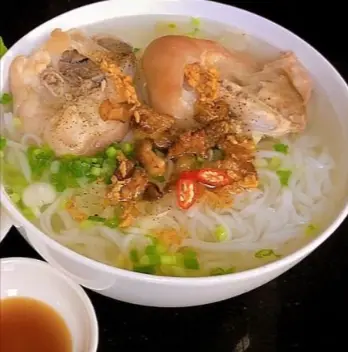 Hình ảnh Hủ tiếu giò heo + huyết