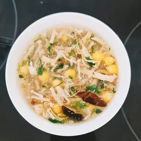 Hình ảnh Soup gà đùi nấm thanh cua