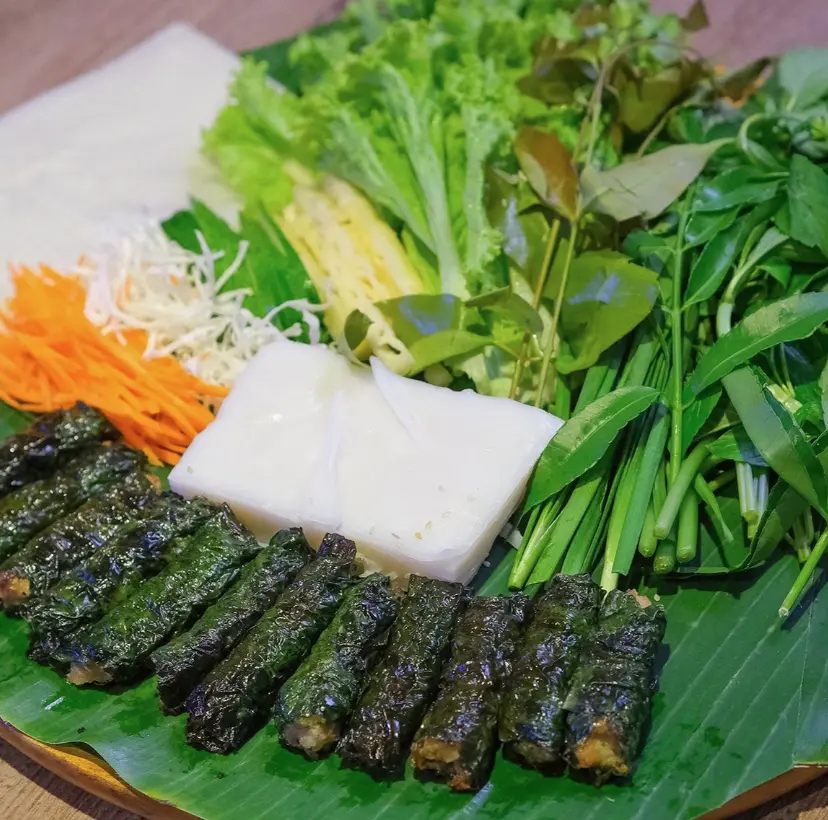 Hình ảnh Bún bò lá lốt