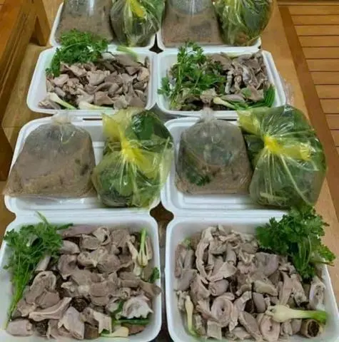 Hình ảnh Lòng heo hấp hành