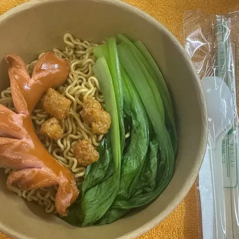 Hình ảnh Mì trộn indomie xúc xích