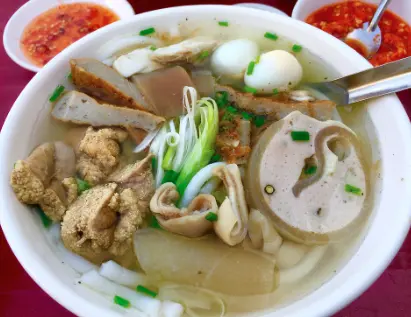 Hình ảnh Bánh canh má đùi - lòng