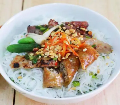 Hình ảnh Bún thịt nướng -Nem chua