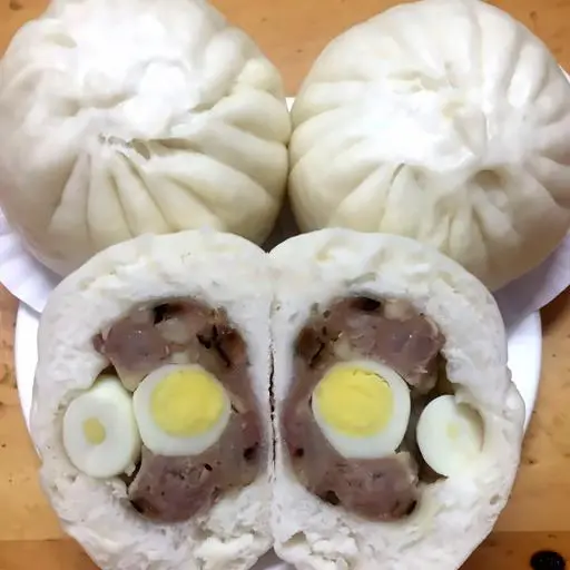 Hình ảnh Bánh Bao Thịt (2 Trứng Cút)