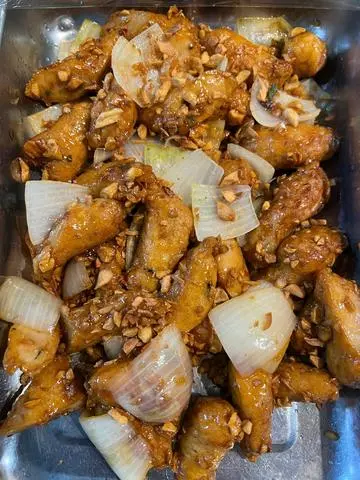 Hình ảnh Cơm chả cá cháy tỏi