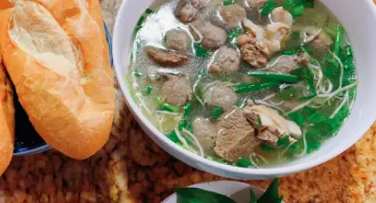 Hình ảnh Súp bò viên bánh mì