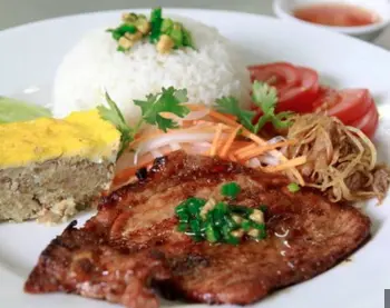 Hình ảnh Cơm ba rọi bì chả