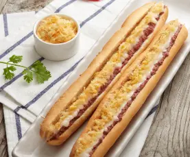 Hình ảnh Bánh mì que truyền thống pate bơ chà bông gà