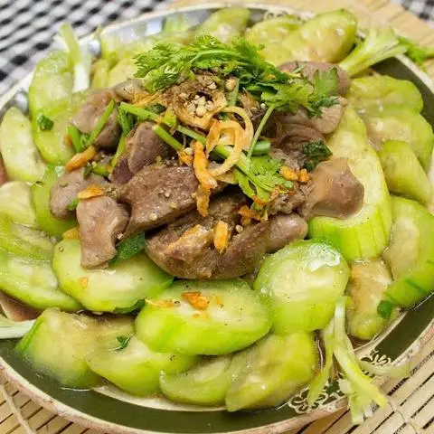 Hình ảnh Lòng gà xào mướp