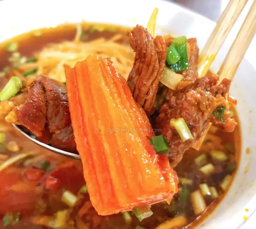 Hình ảnh Mì gói bò kho