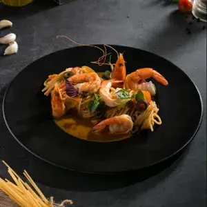 Hình ảnh Shrimps fettuccine with vegetable and butter sauce