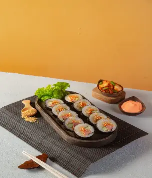 Hình ảnh Kimbab chả cá